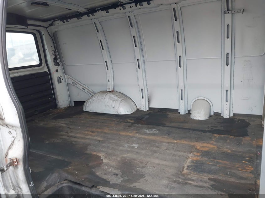 2020 Chevrolet Express Cargo Rwd 2500 Regular Wheelbase Wt VIN: 1GCWGAFGXL1127739 Lot: 43698722