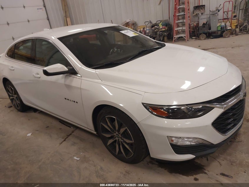 CHEVROLET MALIBU FWD RS