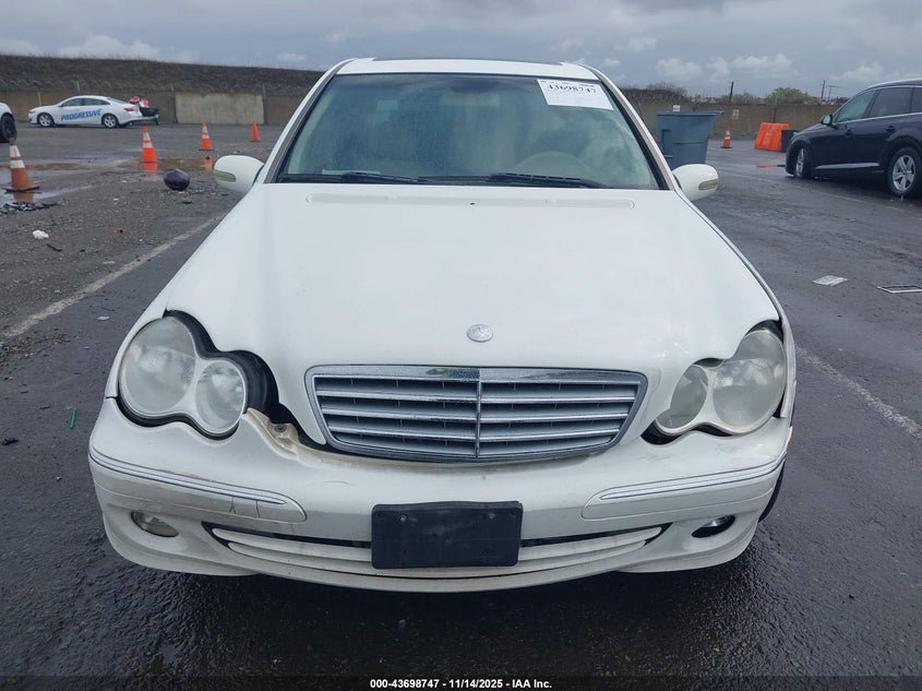 2005 Mercedes-Benz C 240 Luxury VIN: WDBRF61J85F576261 Lot: 43698747