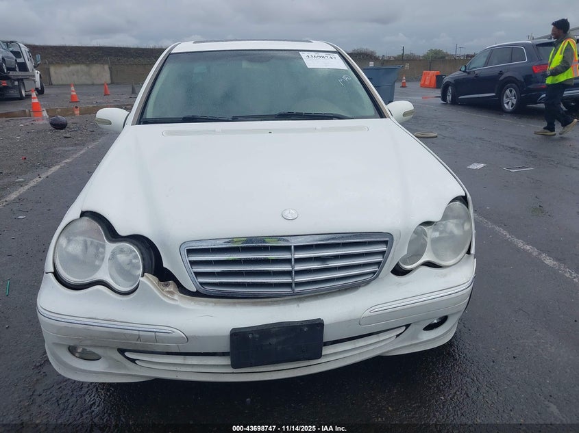 2005 Mercedes-Benz C 240 Luxury VIN: WDBRF61J85F576261 Lot: 43698747