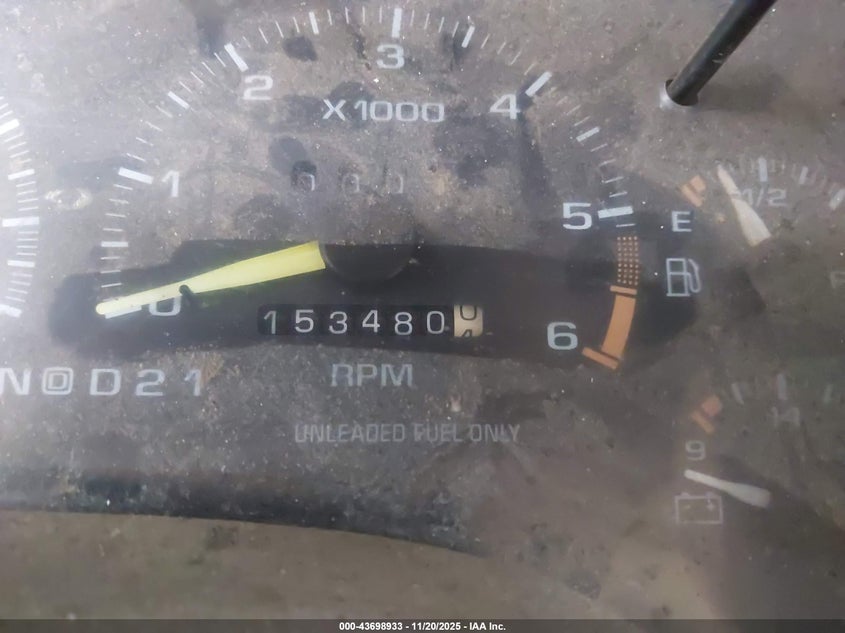 1996 GMC Jimmy VIN: 1GKDT13W1T2557589 Lot: 43698933