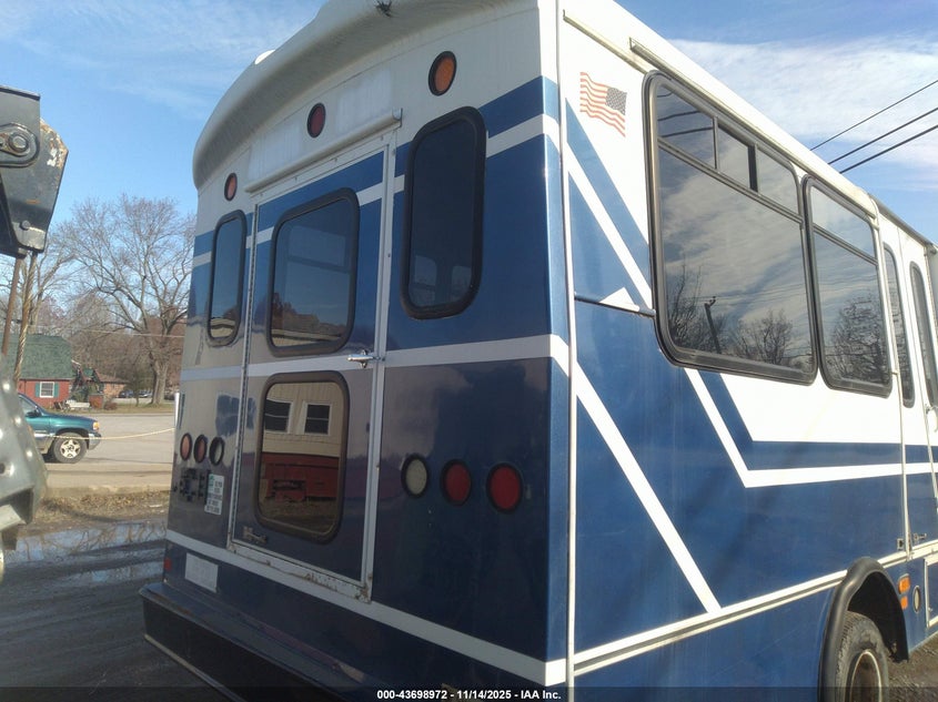 2015 Ford E-450 Cutaway VIN: 1FDFE4FS2FDA19657 Lot: 43698972