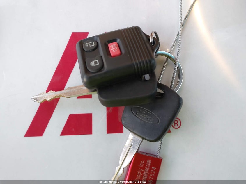 2002 Ford Escape Xlt VIN: 1FMYU03112KE00910 Lot: 43698982