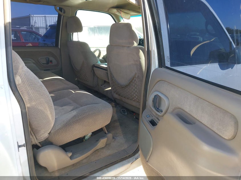 3GNFK16R1XG134206 1999 CHEVROLET EXPRESS photo no. 8