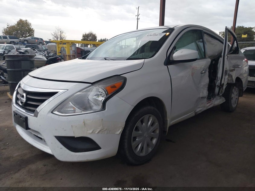 3N1CN7AP4HL811840 2017 NISSAN VERSA photo no. 2