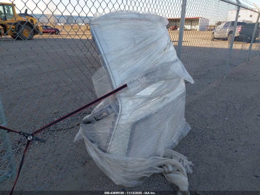 1988 Cadillac Allante VIN: 1G6VR3173JU100664 Lot: 43699158