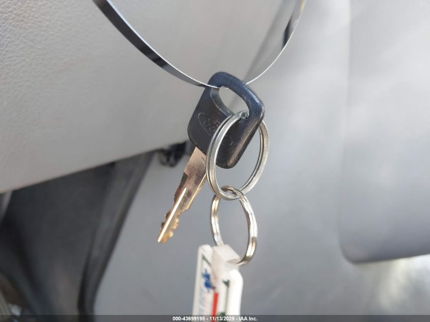 2011 Ford E-350 Super Duty Commercial VIN: 1FTDS3EL3BDA98517 Lot: 43699195