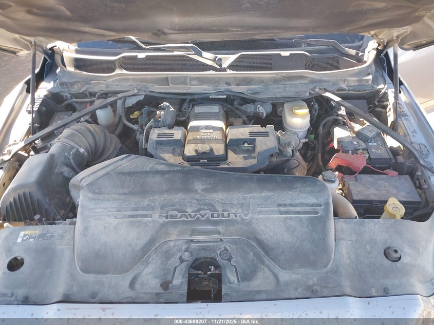 2020 Ram 3500 Laramie 4X4 8' Box VIN: 3C63RRJL0LG121487 Lot: 43699207