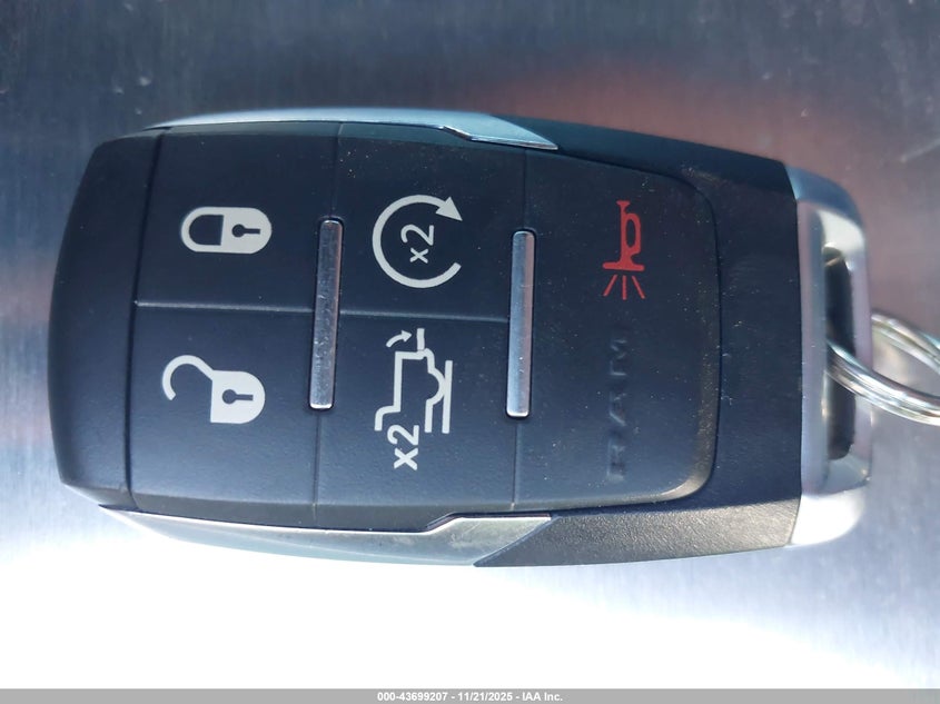 2020 Ram 3500 Laramie 4X4 8' Box VIN: 3C63RRJL0LG121487 Lot: 43699207