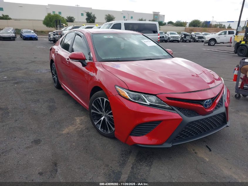 TOYOTA CAMRY HYBRID SE