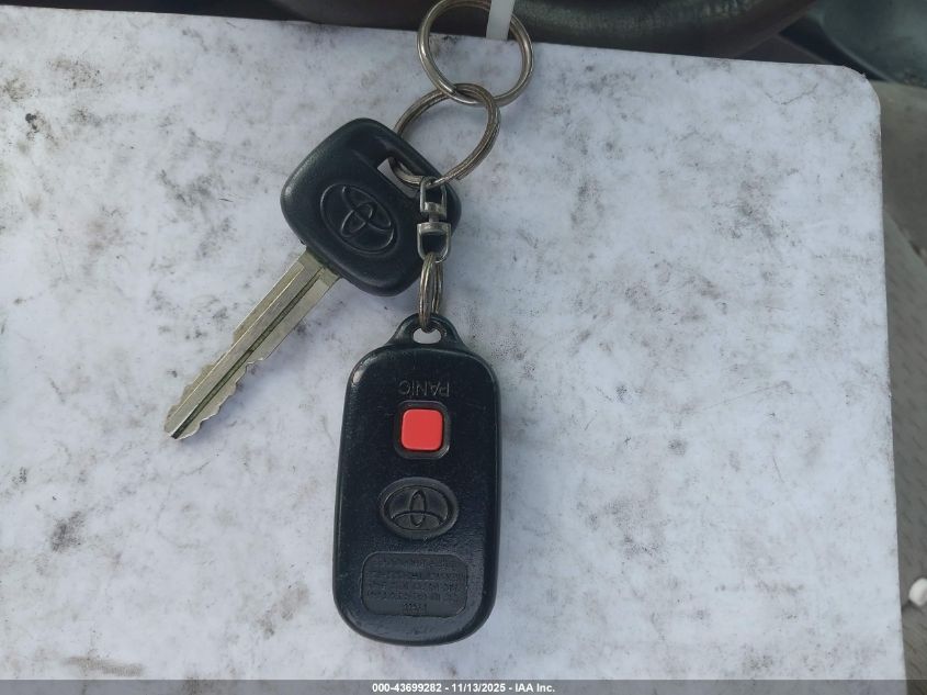 2003 Toyota Camry Le VIN: 4T1BE32K53U777051 Lot: 43699282