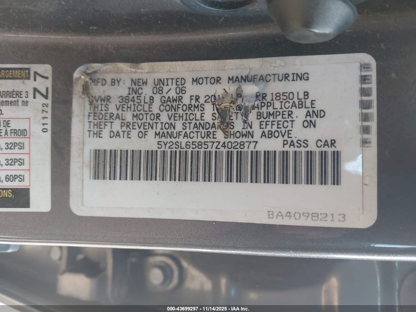 2007 Pontiac Vibe VIN: 5Y2SL65857Z402877 Lot: 43699297