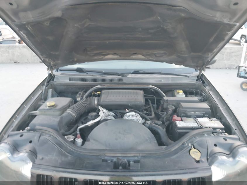 2005 Jeep Grand Cherokee Laredo VIN: 1J4HS48N15C724199 Lot: 43699363