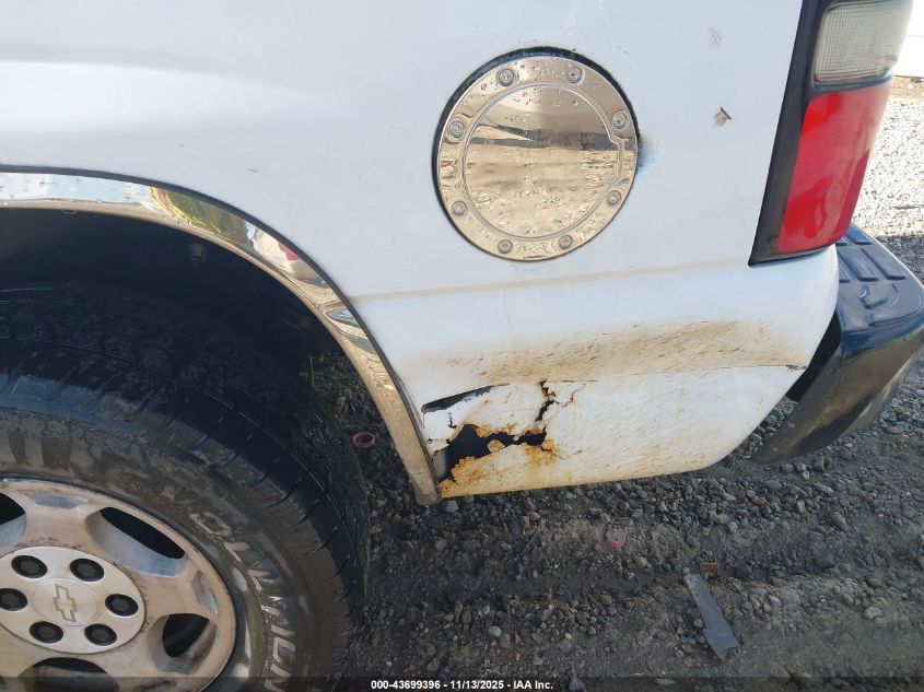 2004 Chevrolet Tahoe Ls VIN: 1GNEC13Z04R230479 Lot: 43699396