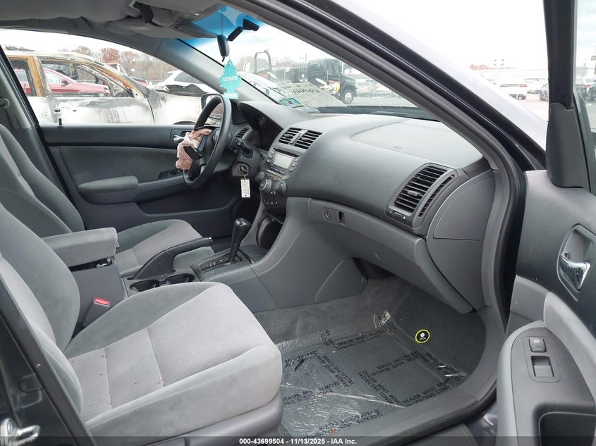 1HGCM56394A022371 2004 HONDA ACCORD photo no. 5