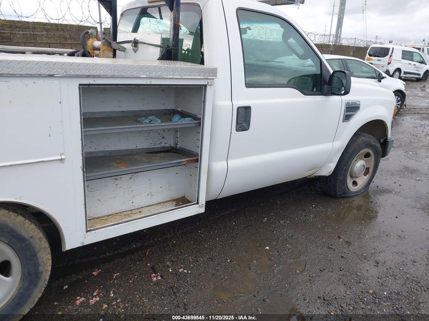 2008 Ford F-350 Xl/Xlt VIN: 1FDSF30558EE39662 Lot: 43699545