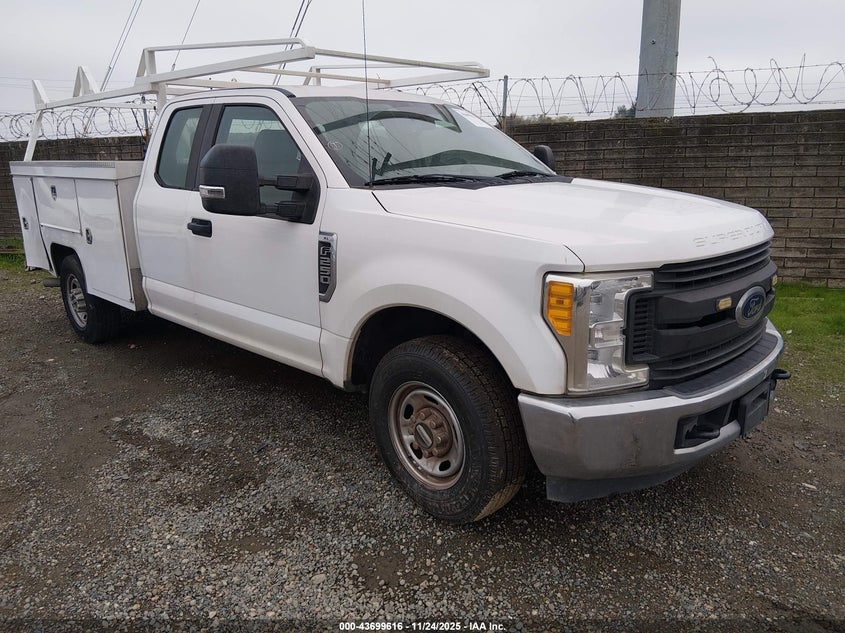 1FD7X2A61HEE87728 2017 Ford F-250 Xl auction photo 1