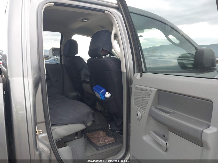 2007 Dodge Ram 1500 Slt/Trx4 Off Road/Sport VIN: 1D7HU18267S123034 Lot: 43699621