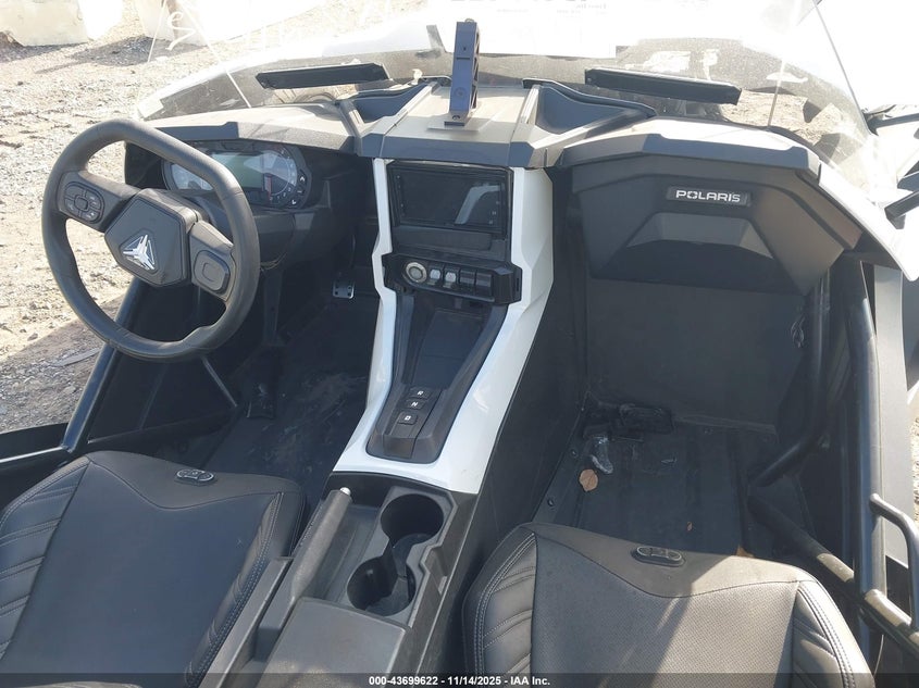 2021 Polaris Slingshot S VIN: 57XAASHD8M8145631 Lot: 43699622