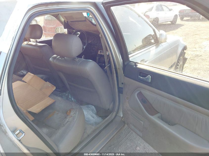 1992 Acura Legend L VIN: JH4KA7666NC006951 Lot: 43699665