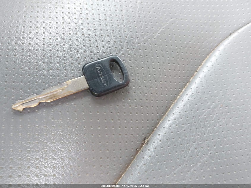 2003 Ford E-250 Commercial VIN: 1FTNE24283HB69400 Lot: 43699683