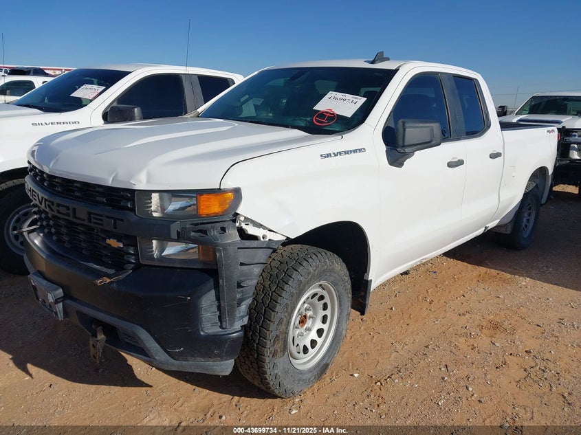2021 Chevrolet Silverado, Left Front, IAAI, VIN 1GCRYAEF5MZ322685 — photo 2