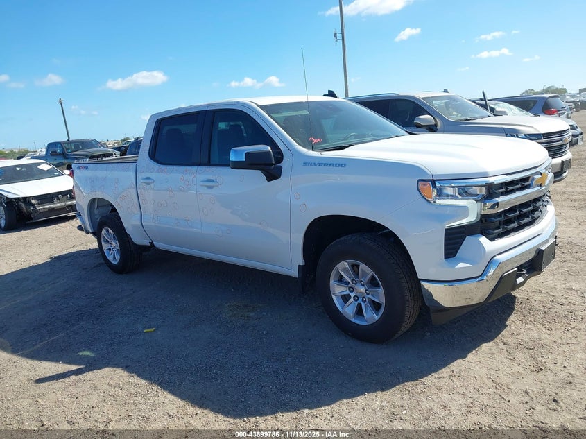 2026 CHEVROLET SILVERADO 1500 4WD  STANDARD BED LT - 2GCUKDED9T1115123