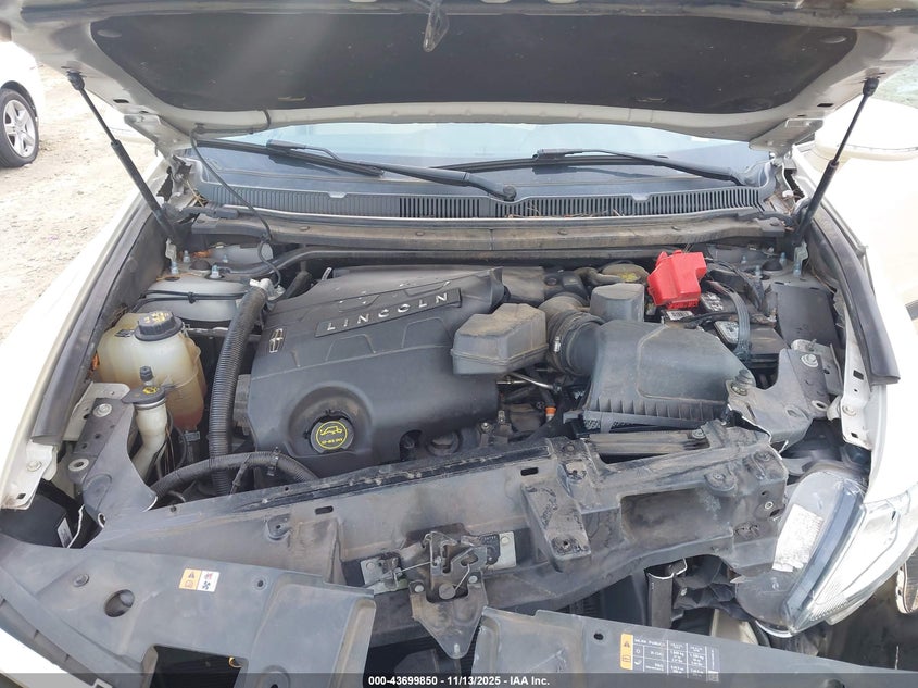 2018 LINCOLN MKT PREMIERE - 2LMHJ5FK8JBL00875
