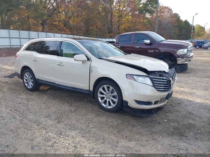 2018 LINCOLN MKT PREMIERE - 2LMHJ5FK8JBL00875