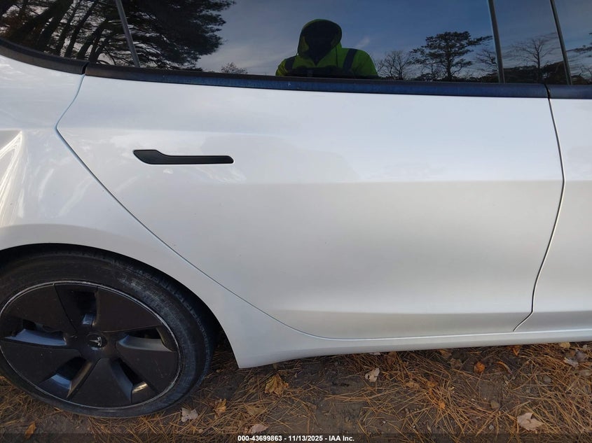 2022 Tesla Model 3 Rear-Wheel Drive VIN: 5YJ3E1EA7NF126063 Lot: 43699863