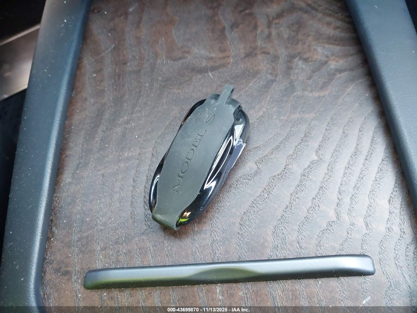 2021 Tesla Model S Long Range Dual Motor All-Wheel Drive/Long Range Plus Dual Motor All-Wheel Drive VIN: 5YJSA1E25MF427543 Lot: 43699870