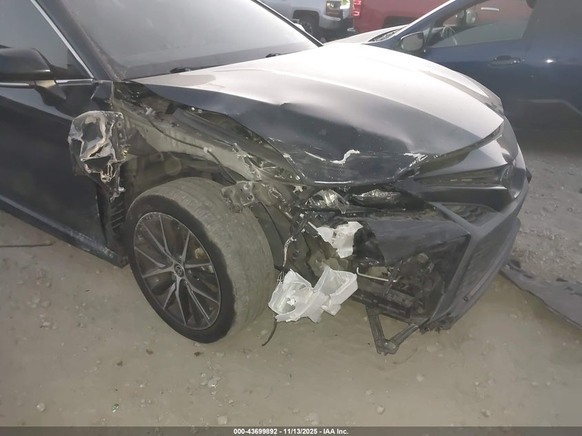 4T1T11AK7NU041138 2022 TOYOTA CAMRY photo no. 6