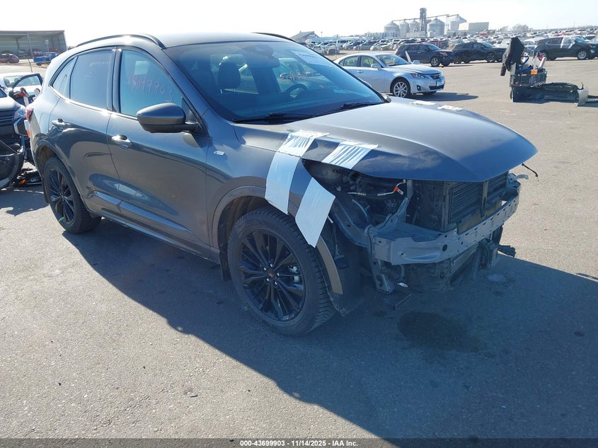 FORD ESCAPE ST-LINE ELITE