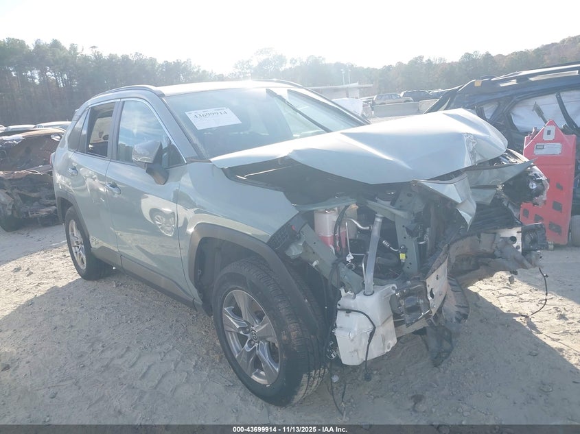 TOYOTA RAV4 HYBRID XLE