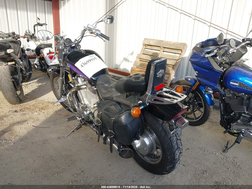 JS1VX51L8N2102501 1992 SUZUKI VS photo no. 3
