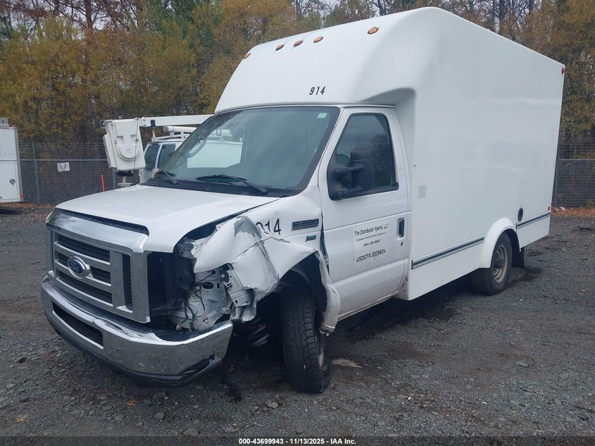 1FDWE3F63KDC36447 2019 FORD ECONOLINE photo no. 2