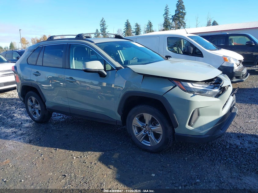 TOYOTA RAV4 HYBRID XLE