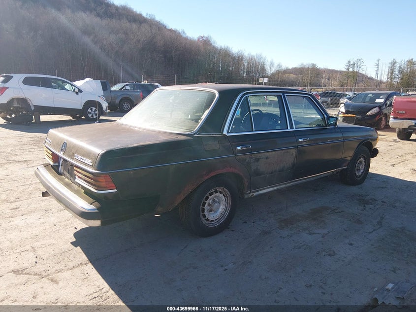 WDBAB33C3FA225388 1985 MERCEDES-BENZ  photo no. 4