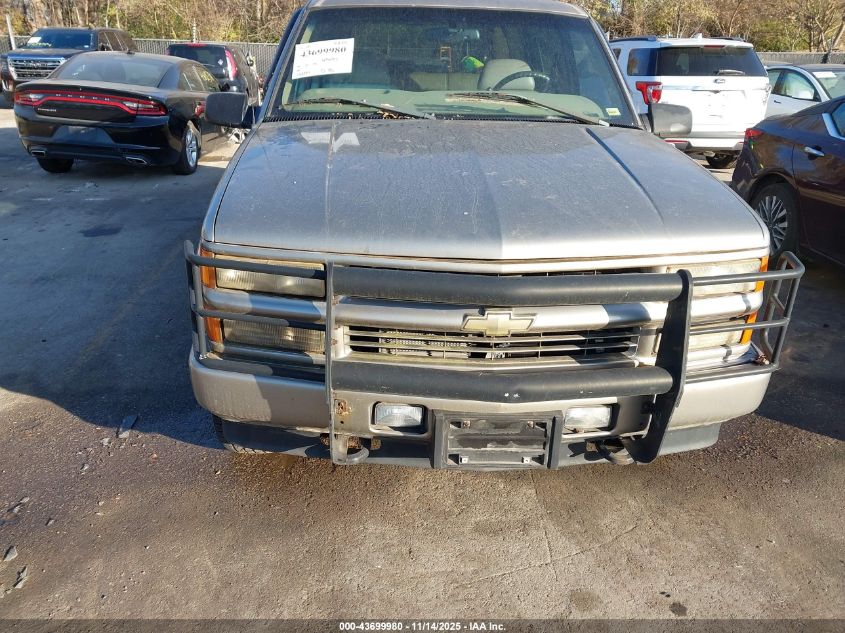 2000 Chevrolet Tahoe Z71 VIN: 1GNEK13R1YR152903 Lot: 43699980