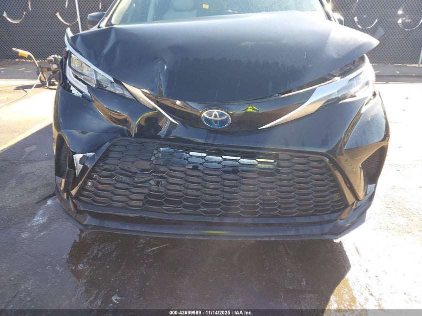 2022 Toyota Sienna Xse VIN: 5TDXSKFC2NS044270 Lot: 43699989