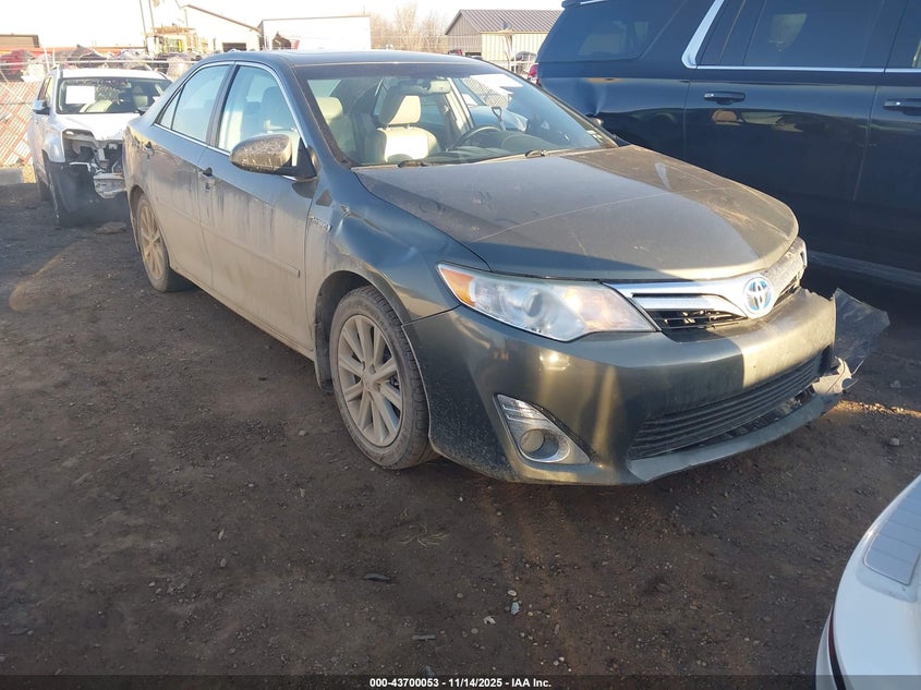 TOYOTA CAMRY HYBRID XLE
