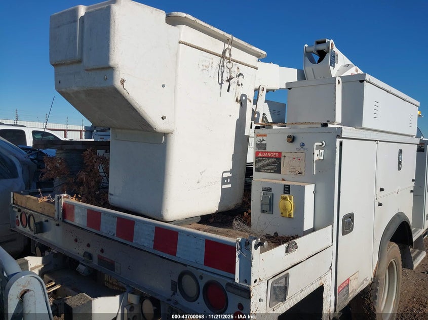 2016 Ford F-550 Chassis Xl VIN: 1FDUF5HT2GEA83063 Lot: 43700068