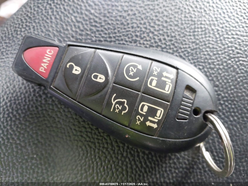 2018 Dodge Grand Caravan Sxt VIN: 2C4RDGCGXJR216040 Lot: 43700075