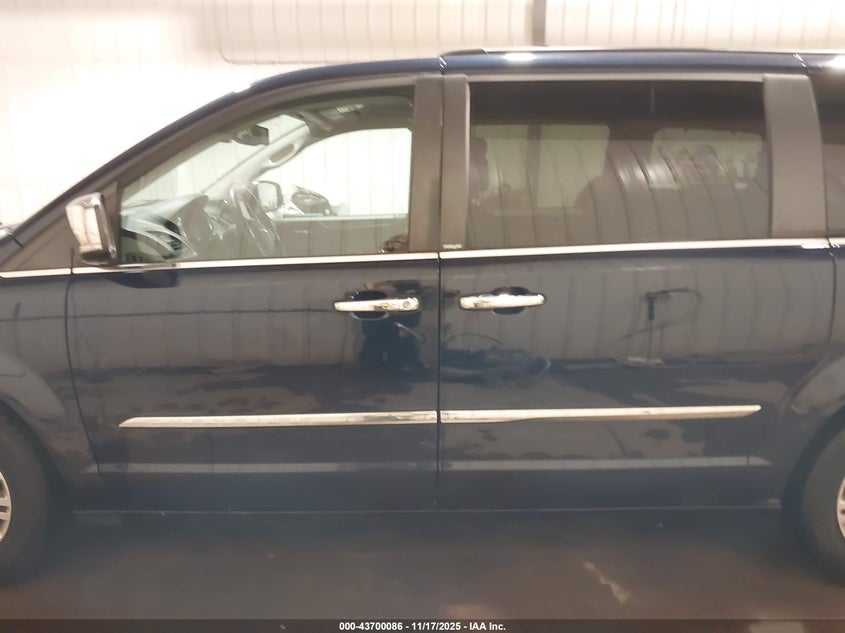 2013 Chrysler Town & Country Touring-L VIN: 2C4RC1CG7DR716757 Lot: 43700086