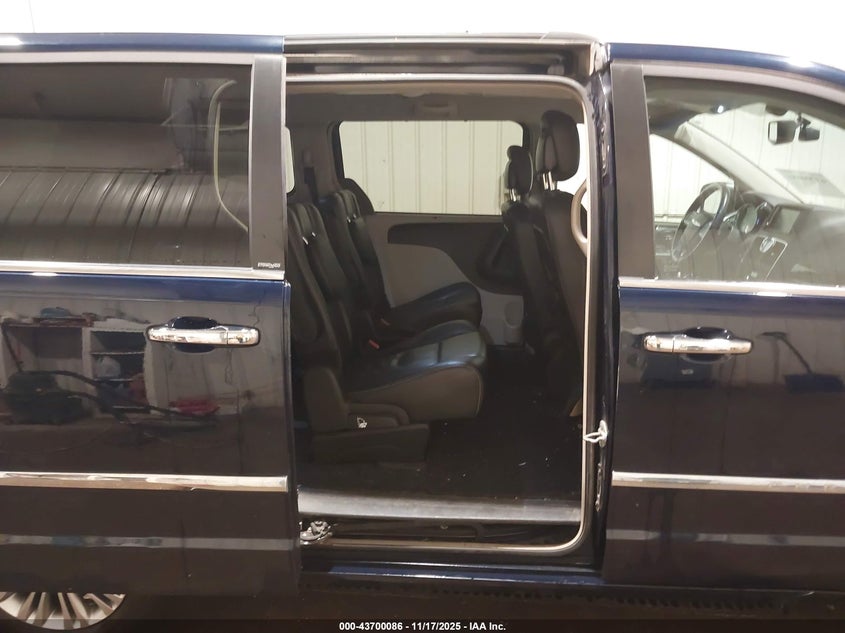 2013 Chrysler Town & Country Touring-L VIN: 2C4RC1CG7DR716757 Lot: 43700086