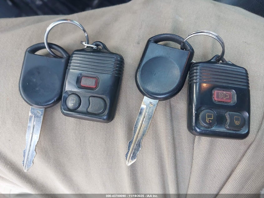 1FMCU94157KB36014 2007 FORD ESCAPE photo no. 11