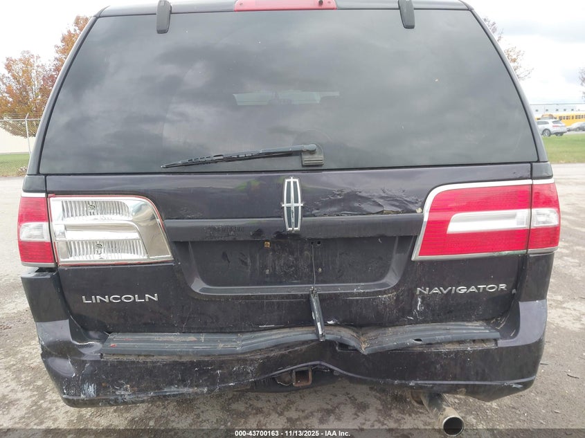 2007 Lincoln Navigator Ultimate VIN: 5LMFU285X7LJ07567 Lot: 43700163