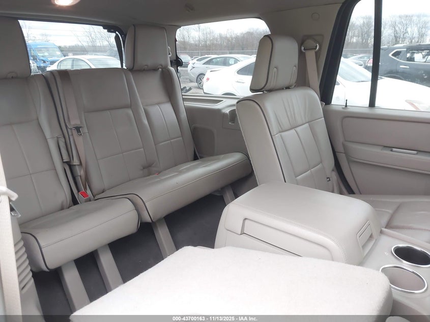 2007 Lincoln Navigator Ultimate VIN: 5LMFU285X7LJ07567 Lot: 43700163