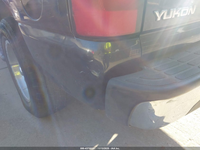 2005 GMC Yukon Slt VIN: 1GKEK13Z05R247929 Lot: 43700187