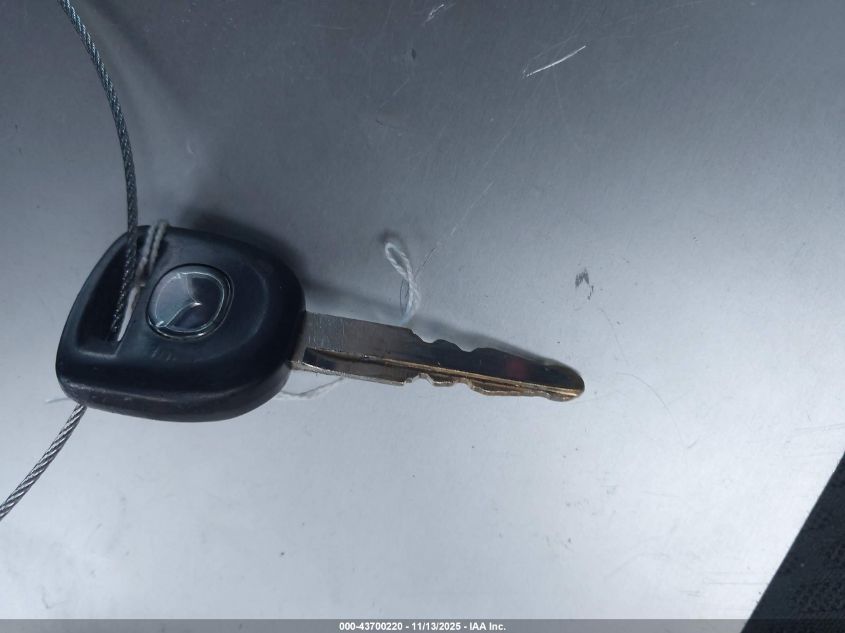 2005 Mazda Mazda3 I VIN: JM1BK12F651222487 Lot: 43700220